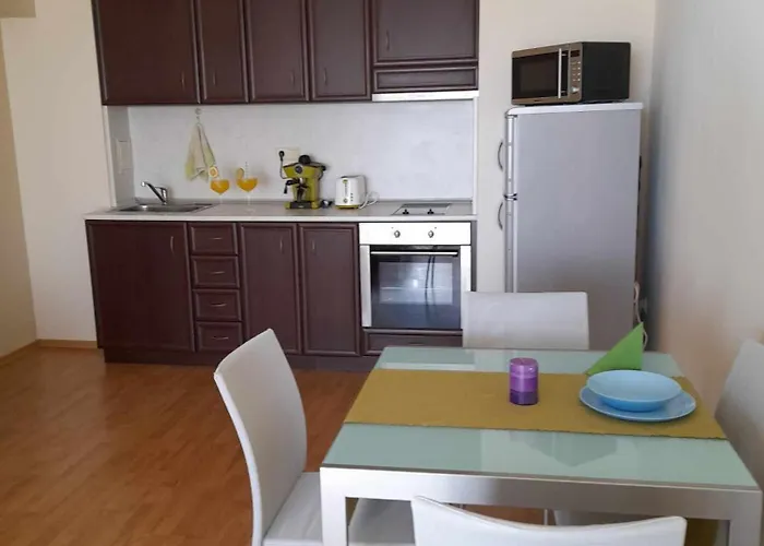 Sunrise 2 Bedrooms *